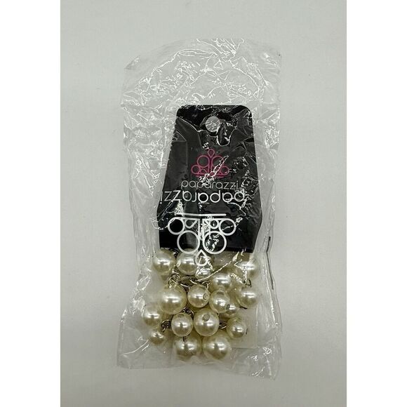 Paparazzi Girls in Pearls White Bracelet New - Picture 3 of 3